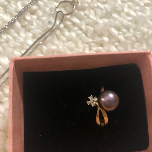 18k authentic Japan gold and akoya pearl ring, 4.5 size with 0.04k diamond. - Picture 3 of 4